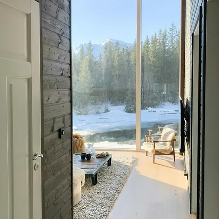 By Heimsila River In Tatil Evi *